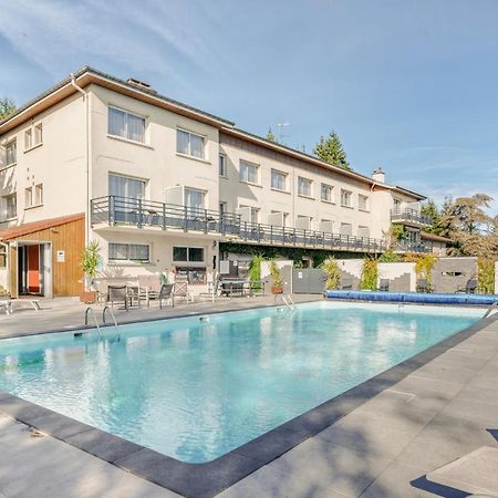 Logis Hotel Maison Carree Restaurant O Carre Dart Méréville 외부 사진