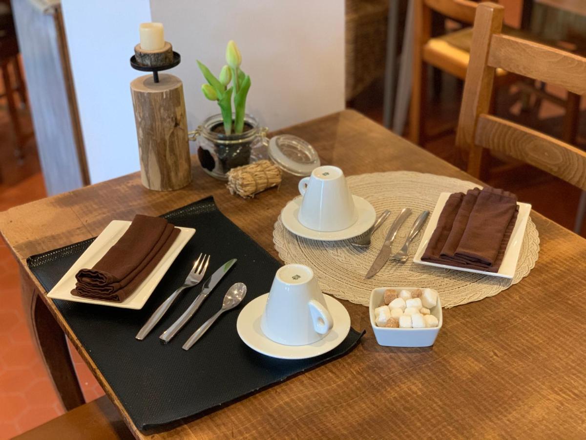 Logis Hotel Maison Carree Restaurant O Carre Dart Méréville 외부 사진