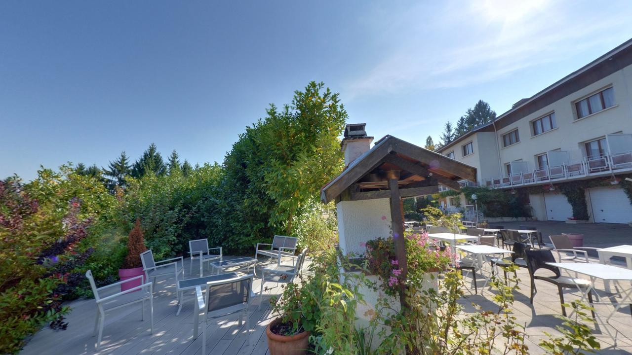 Logis Hotel Maison Carree Restaurant O Carre Dart Méréville 외부 사진