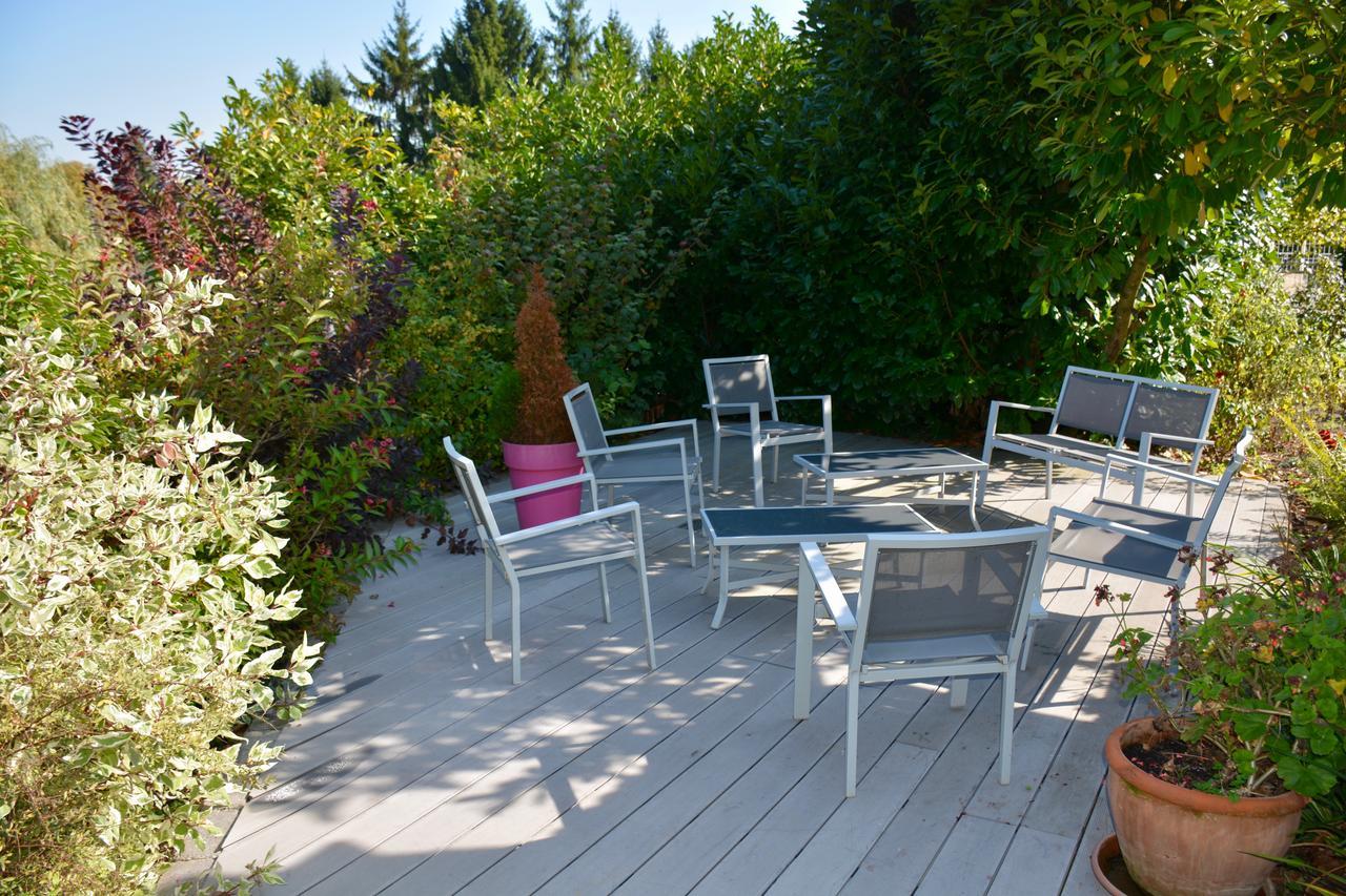 Logis Hotel Maison Carree Restaurant O Carre Dart Méréville 외부 사진