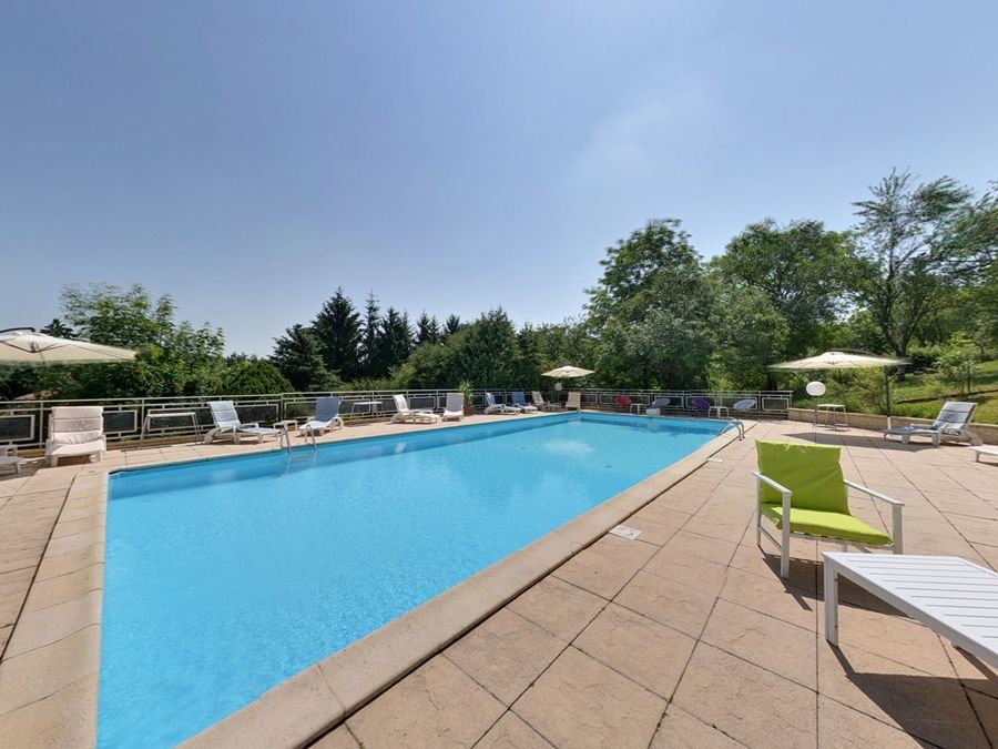 Logis Hotel Maison Carree Restaurant O Carre Dart Méréville 외부 사진